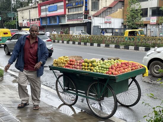 Der Früchtehändler vor meinem Hotel