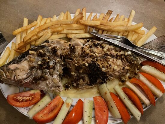 Ein willkommene Abwechslung nach all dem Reis: Pommes