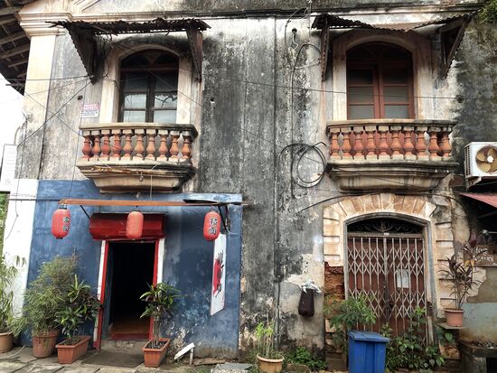 wär doch eine so schöne Fasssade...