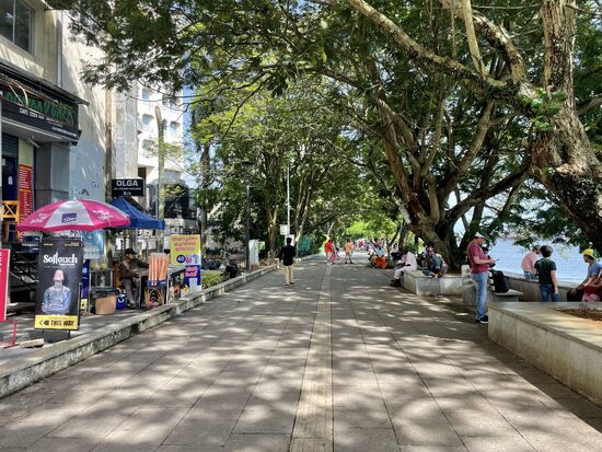 Auf der Fussgängerpromenade