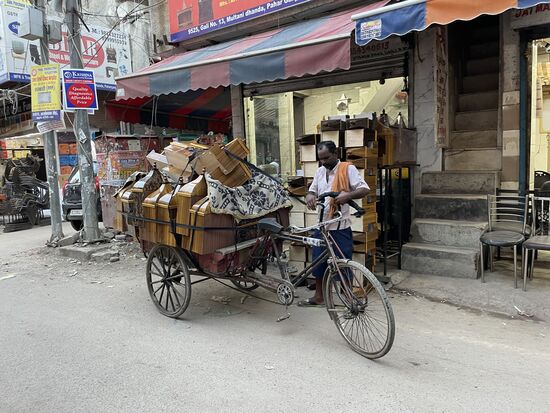 ob das der Postbote ist?