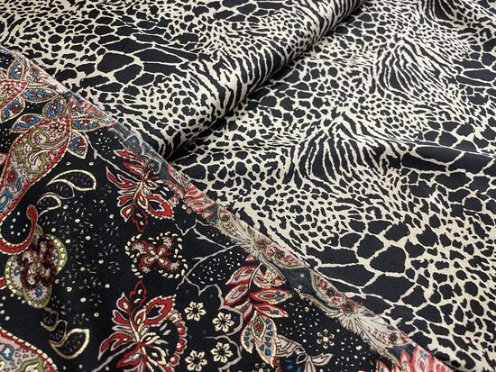 es werden ungemein komplexe Muster von Hand bedruckt.