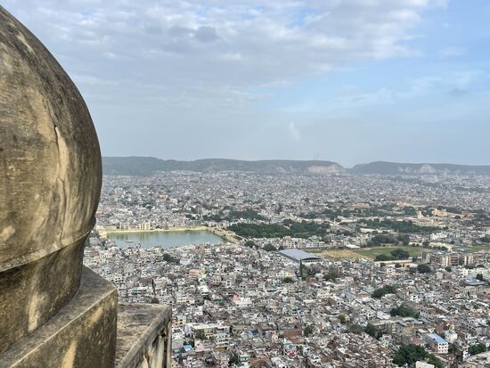 Die Aussicht über Jaipur muss nachts gewaltig sein.