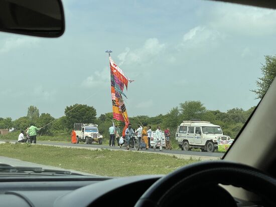 Eine Pilgergruppe unterwegs.