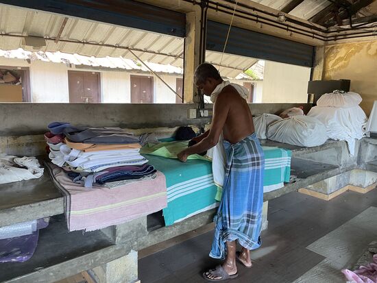 Er ist für die Hemden zuständig