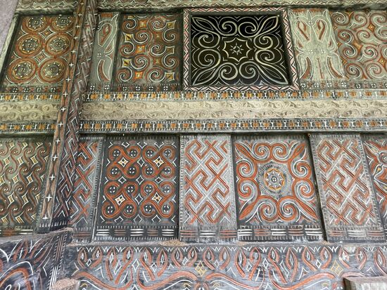 Die Wände des Toraya-Haus sind mit vielen Ornamenten verziert.