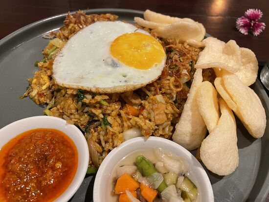 Nasi Gorang - sowas wie das Nationalgericht.