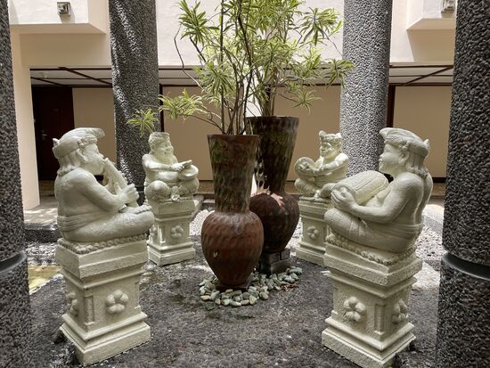 Die stillen Musikangen im Hotelgarten