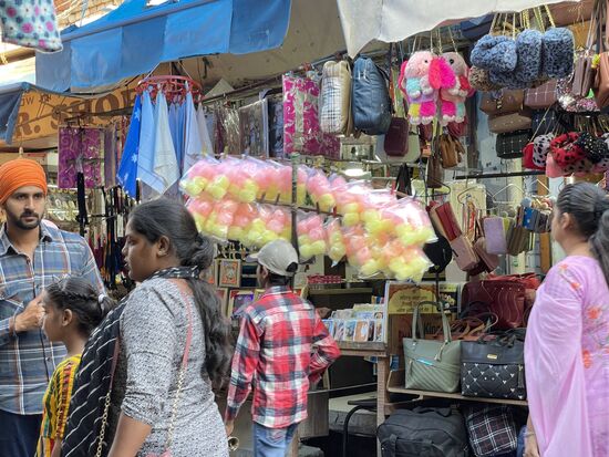 Der Zuckerwatte-Verkäufer ist unterwegs