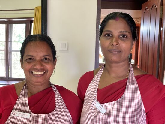 Girjji und Ambily die beiden Housekeeper sind für die fantaasievollen Tiere verantwortlich