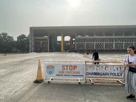 High Court - meine Bilder sind extrem schlecht, wenn jemand wirklich die Architektur sehen will, sollte er googeln. Ich darf hier keine fremden Bilder einstellen.