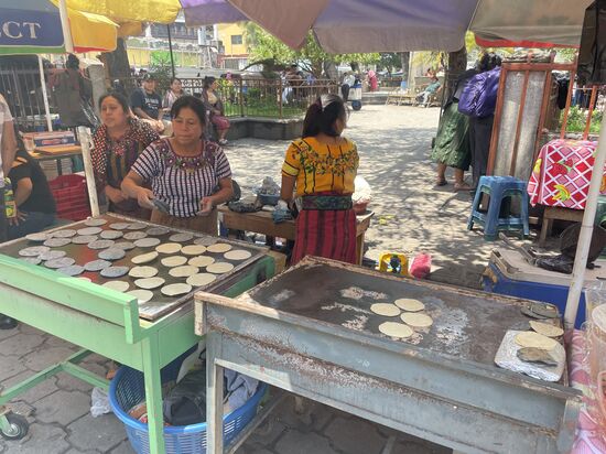 überall werden sie angeboten, die frisch gebackenen Tortillas