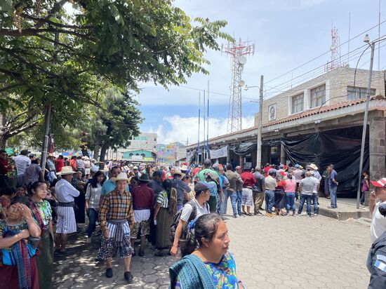 Wahlsonntag, alles ist auf den Beinen