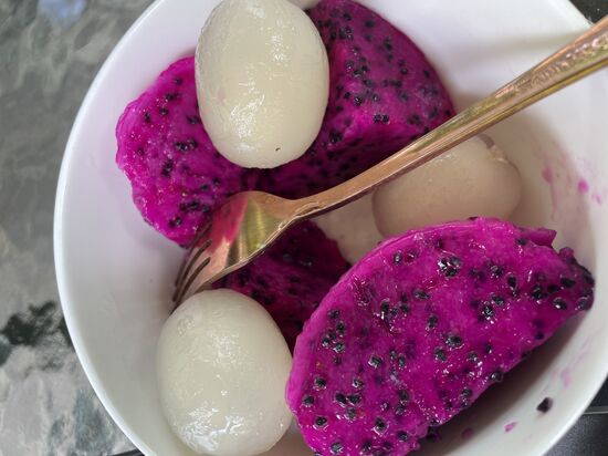 frisch vom Markt Pitayas und Lychees