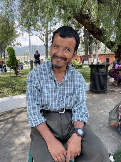 Luis Arturo, trotz schwierigen Lebensumständen hat er immer ein Lächeln übrig.