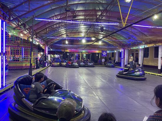 Auch der Autoscooter fehlt nicht.