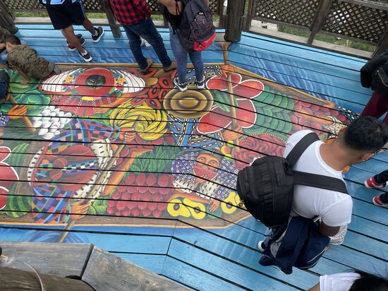 Ein Kanu in Vogelperspektive