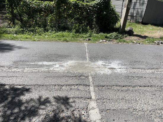 Die Strasse ist wieder geflickt