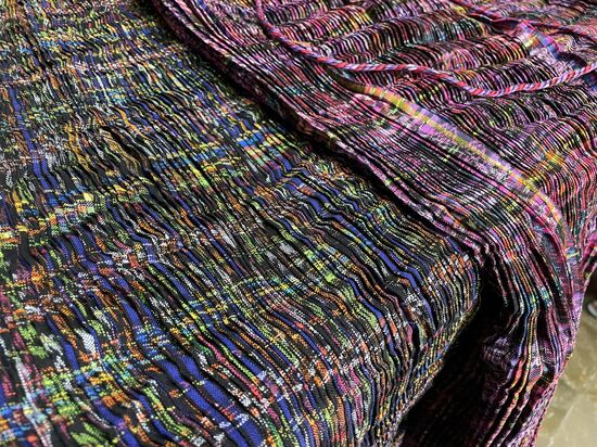 ganz fein plissierte lange Röcke