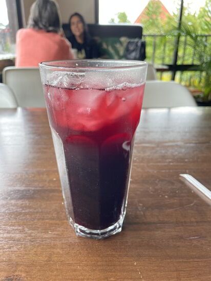 Rosa de Jamaica - ein beliebtes Erfrischungsgetränk aus Hibiskusblüten