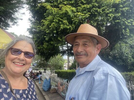 Adalberto würde gern helfen. Seine Familie stamme übrigens aus Deutschland, erzählt er mir stolz. Düsseldorf.