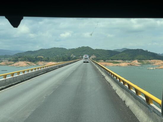Rio Grijalva - der grösste Fluss im Süden Mexikos. An seinen Ufern gibt es 3 grosse Kraftwerke. Weiter südlich wird er gestaut.