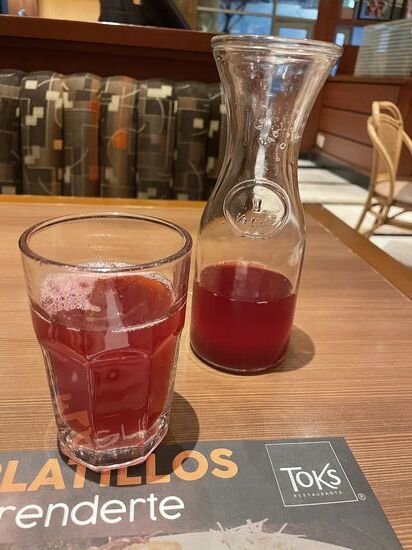 Jamaica - ein Erfrischungsgetränk aus Hibiskus-Blüten