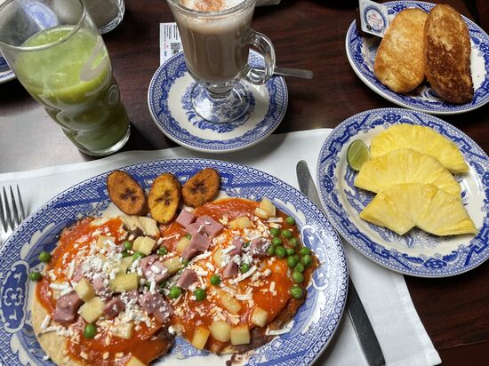 Huevos motulenos, ein traditionelles Frühstücksgericht