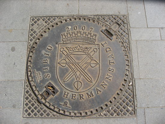 Kulturhauptstadt 2007 (alle Deckel sehen so aus, das war wohl ne Menge Arbeit)