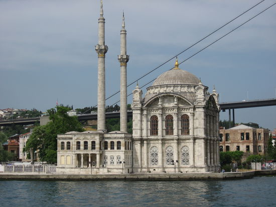 Ortaköy Camii