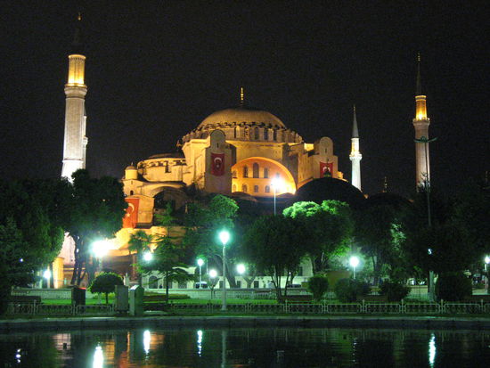 Die Hagia Sophia bei Nacht
