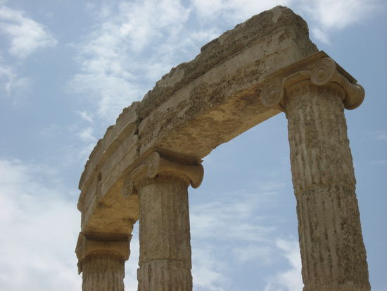 Tempelreste in der olympischen Stätte