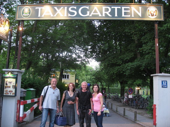 Wieder zurück in München im Biergarten, wo sonst