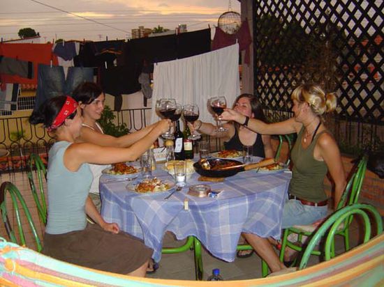 Der letzte Abend mit unserer netten Reisebegleitung auf der Terrasse.