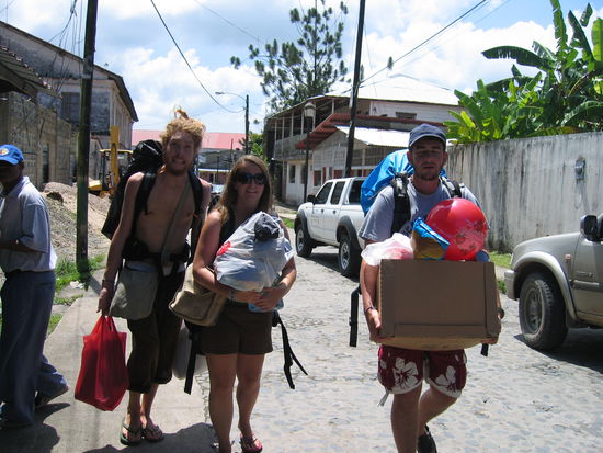 Unsere Crew v.l. Martin aus Holland, Kathie aus USA, Cam aus England