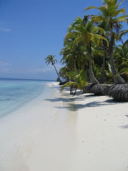 Bilderbuch Strand von einer der San Blas Inseln