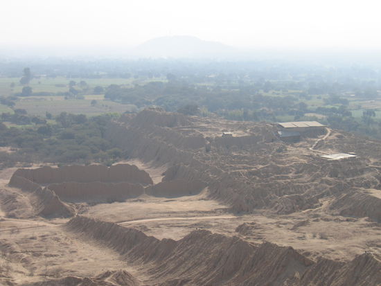 Die Pyramiden von Tucume - die scheinbar laengsten Adobe-Bauten