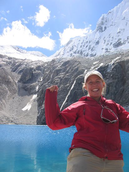 hinter mir der Lago 69 und die Cordillera Blanca