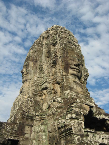 eine der Tuerme von Angkor Thom