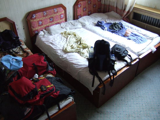 ...bis auf die 18 Stechmuecken, die Fred noch vor dem Einschlafen erledigte und den vier Schaben, die aus dem Abfluss krabbelten war die Unterkunft ganz in Ordnung