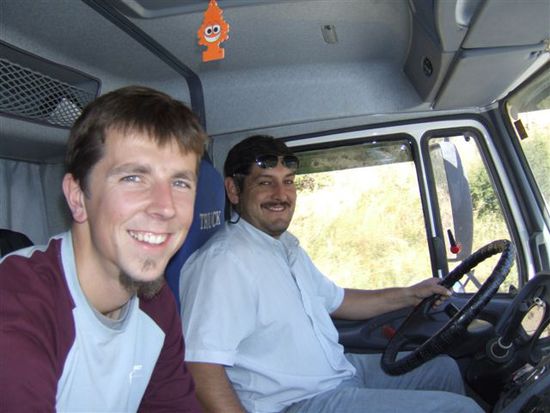 Carlos mit seinem Mercedes