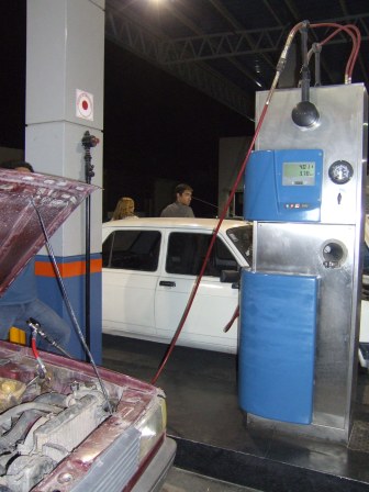 ...an den Tankstellen in San Juan gibts auch stets Gas zum Tanken