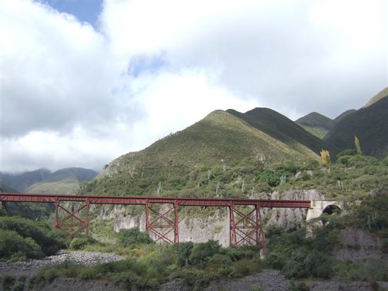 Der Tren a las Nubes ist zur Zeit ausser Betrieb, sollte aber in den naechsten Jahren wieder einsatzbereit sein.