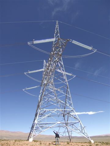 Monstroese Hochspannungsleitung auf 4000m.....muss mich doch irgendwie mit der Elektrotechnik befassen