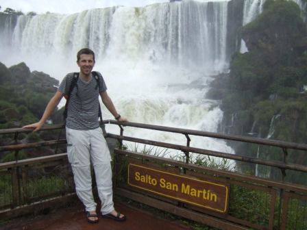 ...gibt es auch hier natuerlich einen Wasserfall SAN MARTIN!