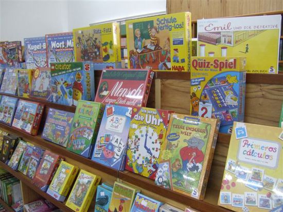 In der Bibliothek gibts altbekannte Spiele zu kaufen