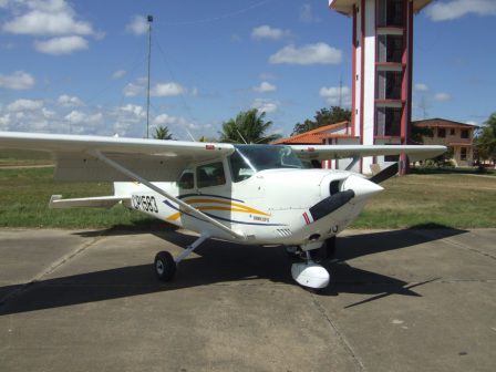 15min spaeter sitzen wir in dieser Cessna, unserer Privatmaschine nach San Borja...