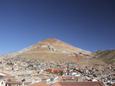 Potosi am Fuss des Cerro Rico