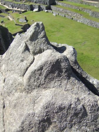 ...die Gipfel Huayna und Machu Picchu sind deutlich zu erkennen und sogar die Taeler und Fluesse wurden der Realitaet nachgebildet
