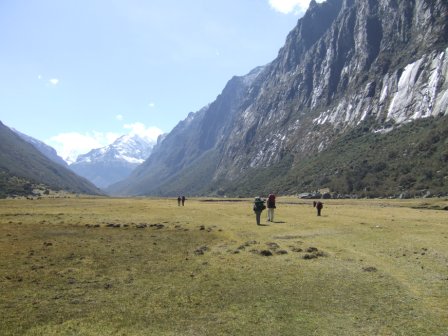 Wir wandern einige Stunden durch die Quilcayhuanca Schlucht